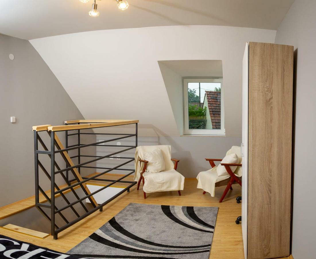 Отель Casa Simon 3 Суботица Экстерьер фото